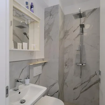 Real Modern Retreat 2 Balconies 7-min Walk To Sleeps 6 شقة راباللو
