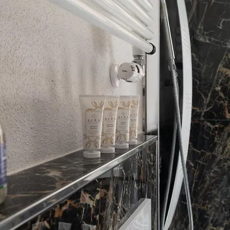 Real Modern Retreat 2 Balconies 7-min Walk To Sleeps 6 شقة راباللو