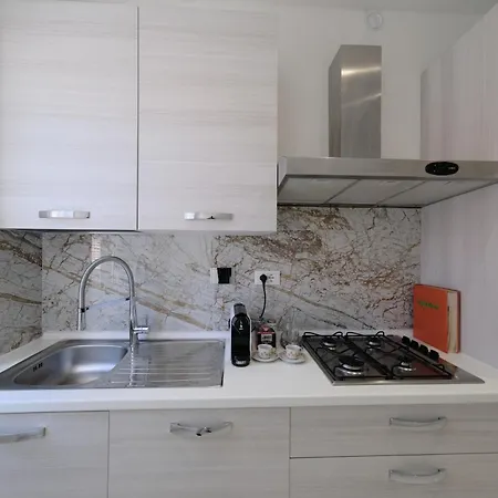 Real Modern Retreat 2 Balconies 7-min Walk To Sleeps 6 راباللو