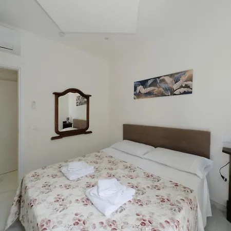 Real Modern Retreat 2 Balconies 7-min Walk To Sleeps 6