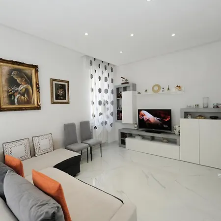 شقة Real Modern Retreat 2 Balconies 7-min Walk To Sleeps 6
